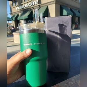 New Stanley + Starbucks Cup Cream White Green 20oz